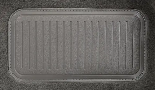 Suzuki Samurai Pass Area with Console Cover Flooring .jpg