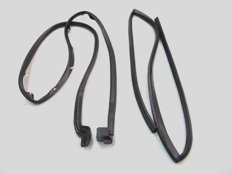 Ford Bronco Front Door Seal Kit Driver Side.jpg