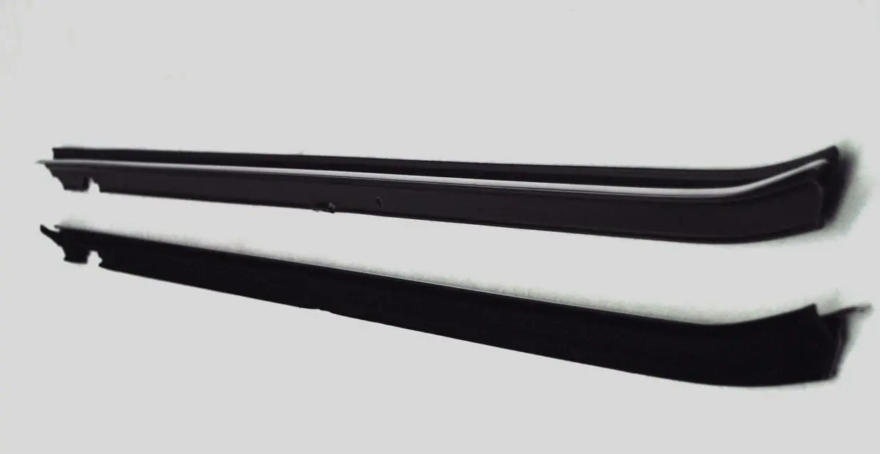 1987-1993 Ford Mustang Convertible Inner Beltline Kit.jpg